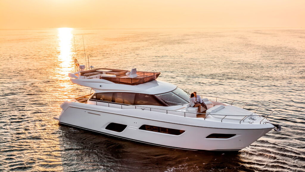 Ferretti-Yachts-550-exteriores-4