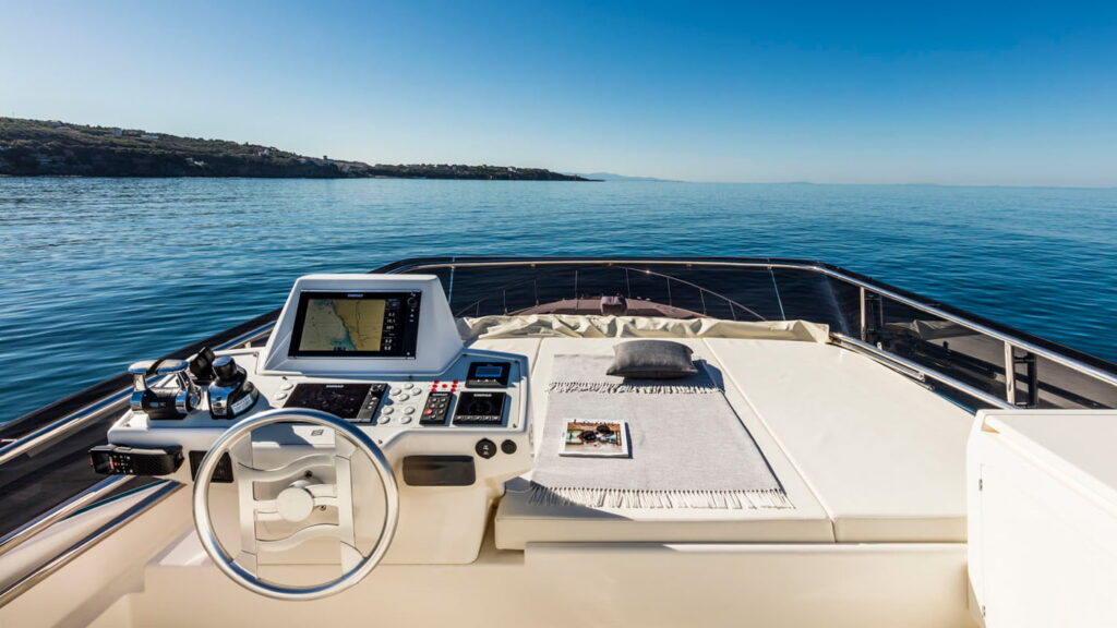 Ferretti-Yachts-550-exteriores-8