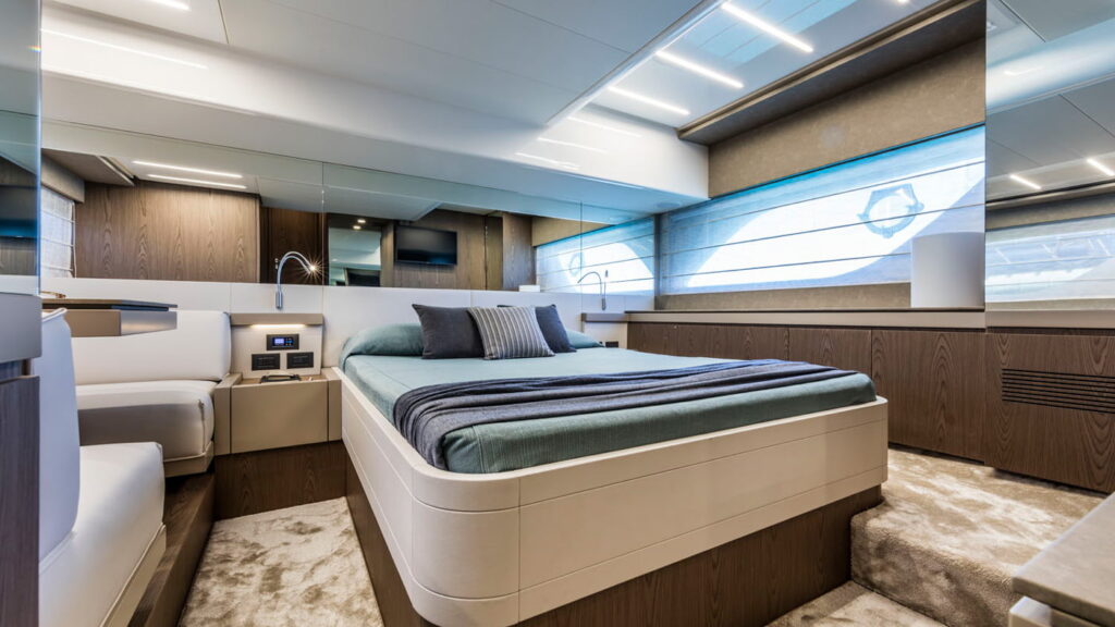 Ferretti-Yachts-550-interiores-10