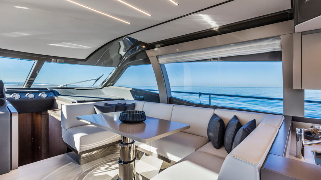 Ferretti-Yachts-550-interiores-2