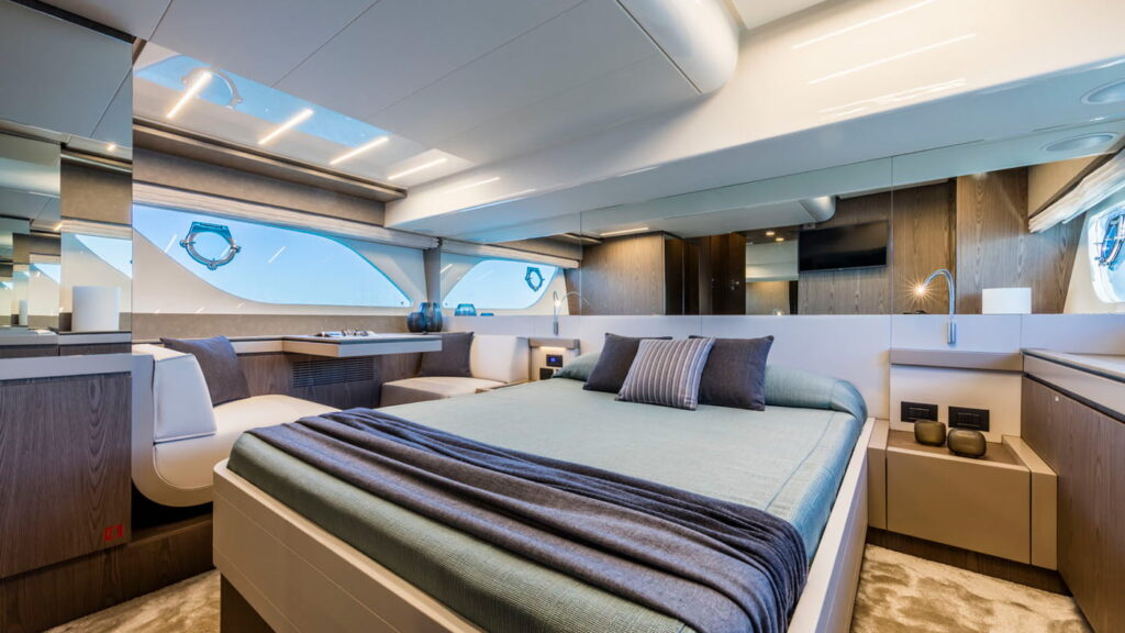 Ferretti-Yachts-550-interiores-8